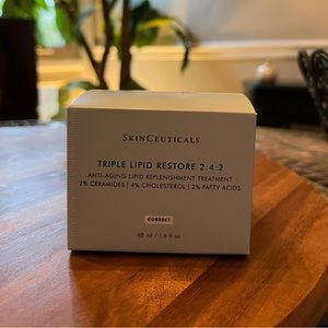 Triple Lipid Restore 2:4:2